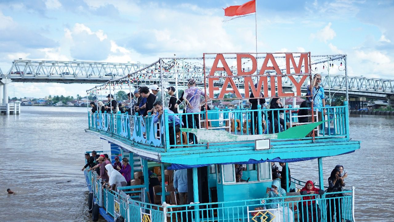 Peserta KAIB XVI Nikmati Susur Sungai Kapuas, Wisata Air Ikonik Pontianak
